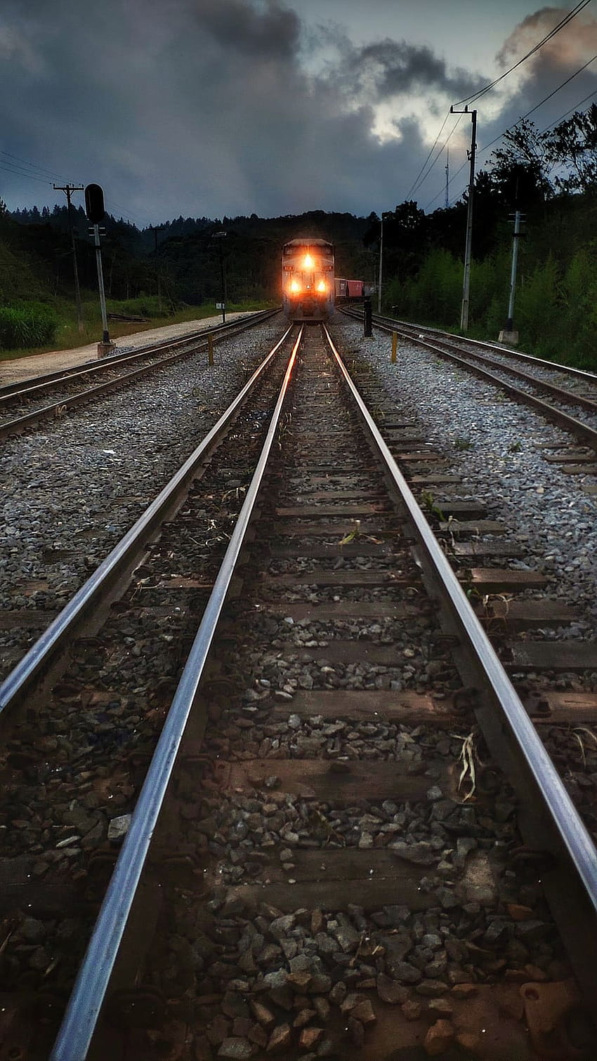 Railway Track Full - & Background , Train Track HD phone wallpaper | Pxfuel