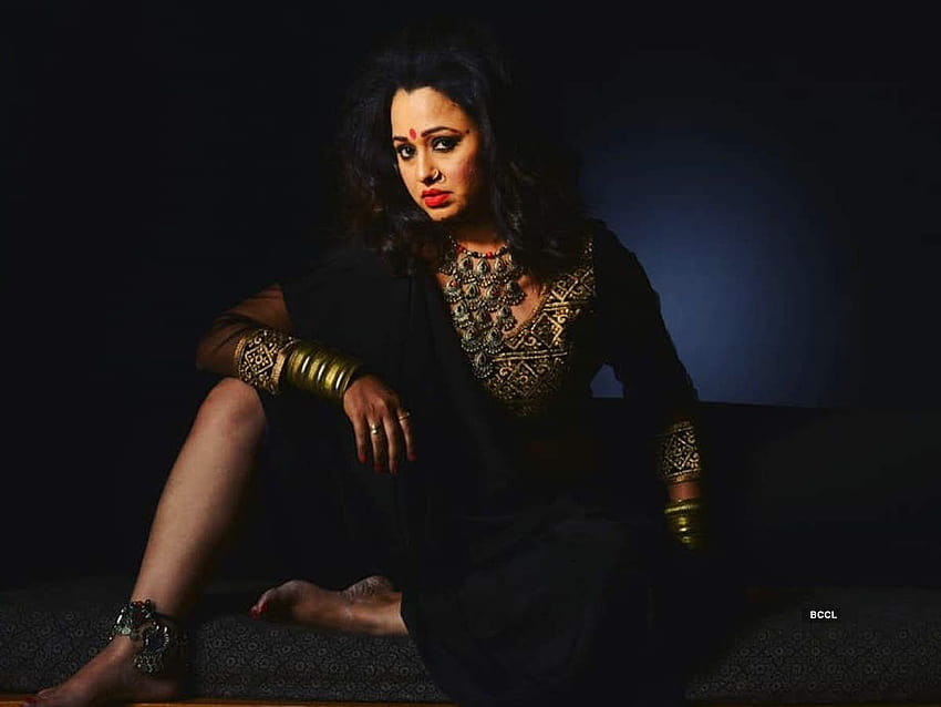 Taarak Mehta Ka Ooltah Chashmah: Doce Madhavi bhabhi, também conhecida como Sonalika Joshi, vira vampira para a última vaia papel de parede HD