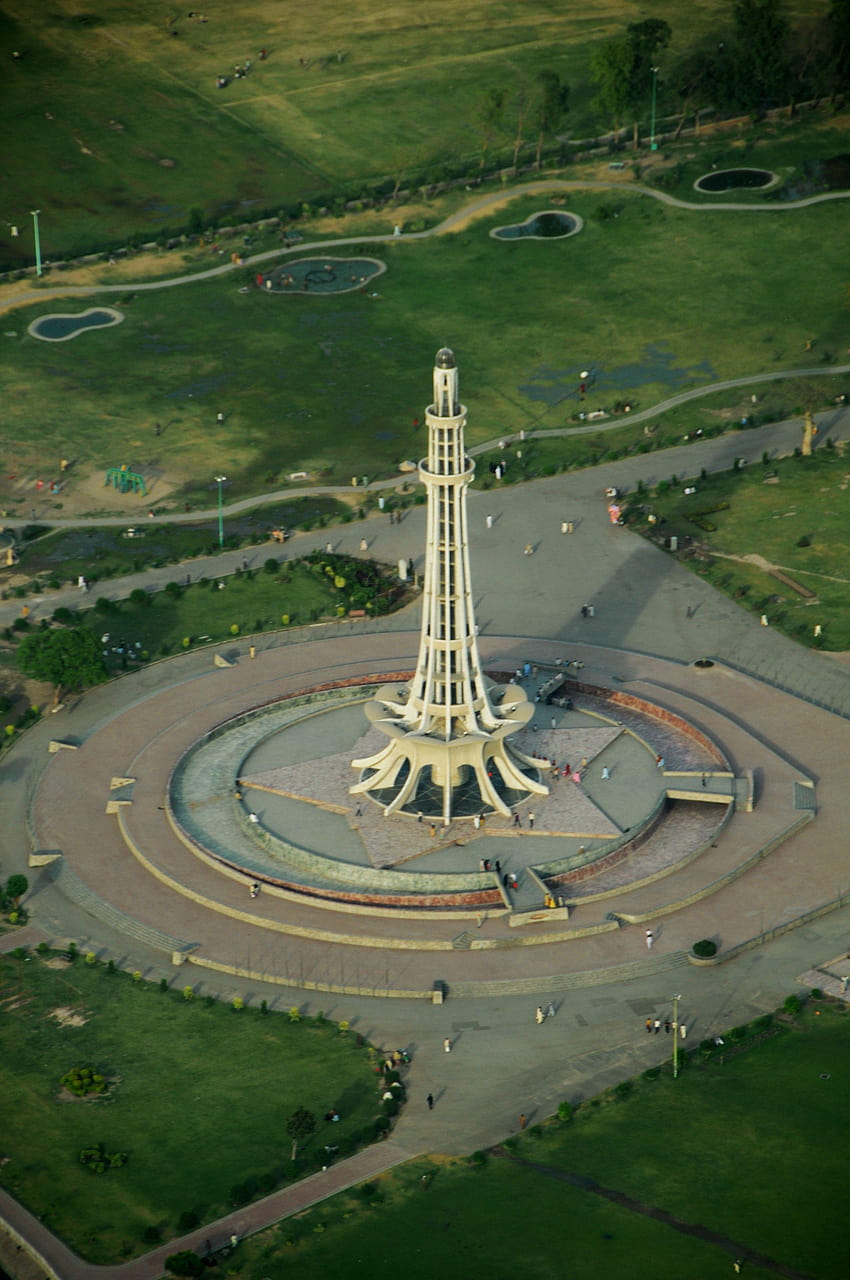 파일:Aerial view of Minar e Pakistan.jpg, lahore minar e pakistan with a background as a flag HD 전화 배경 화면