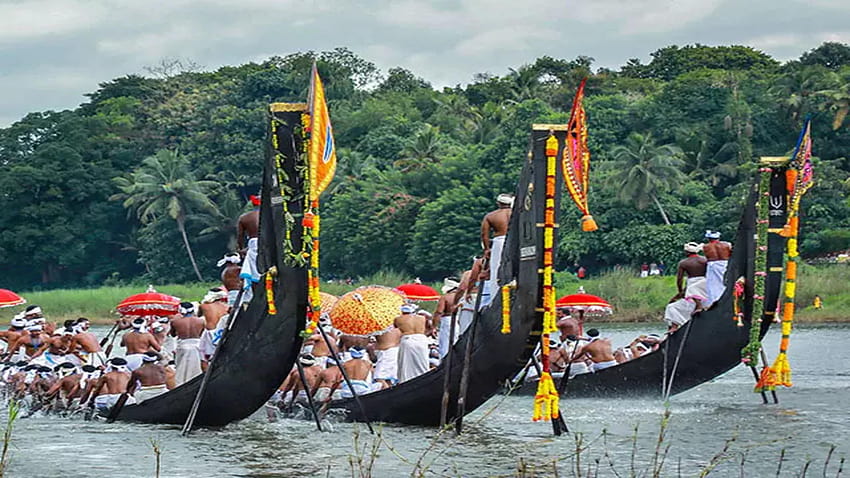 ชม: Vallam kali การแข่งเรือแบบดั้งเดิมของรัฐ Kerala จัดขึ้นในเชิงสัญลักษณ์โดยมีงูเพียงสามตัวคือ vallamkali วอลล์เปเปอร์ HD
