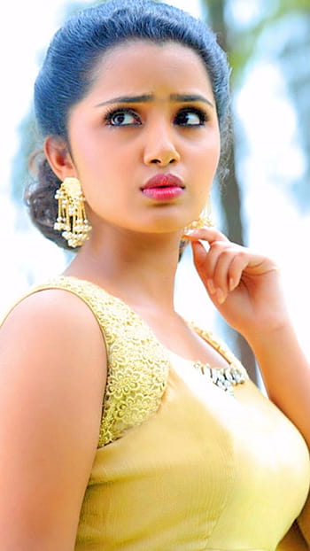 Download Kannada Heroine Actress Amulya Wallpaper | Wallpapers.com