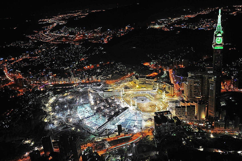 Vista nocturna de La Meca en Arabia Saudita, Makkah fondo de pantalla