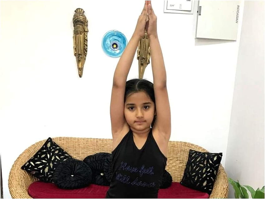 bondita das: 'Barrister Babu' child star Aura meditates for good health HD wallpaper
