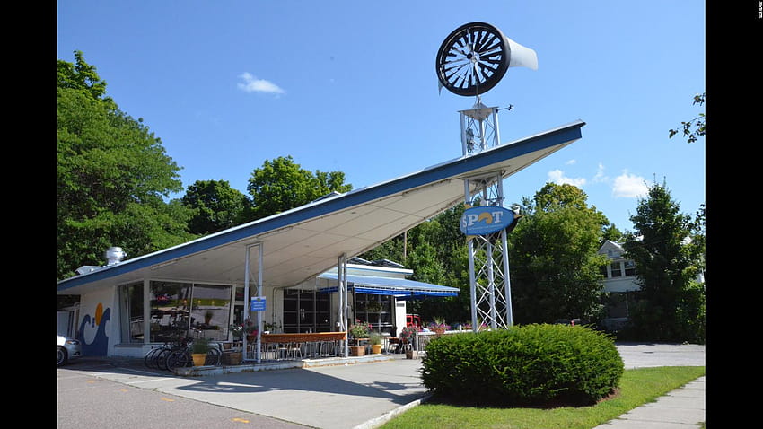 Old gas stations converted into restaurants, bars, vintage vibe gas station full HD wallpaper