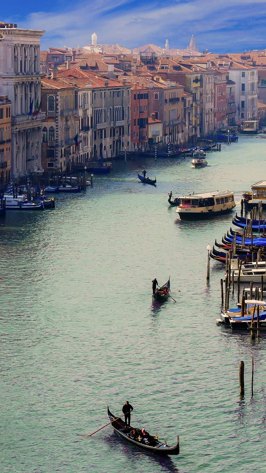 Stadtflussboot [1440x2764] für Ihr Flussboot HD-Handy-Hintergrundbild