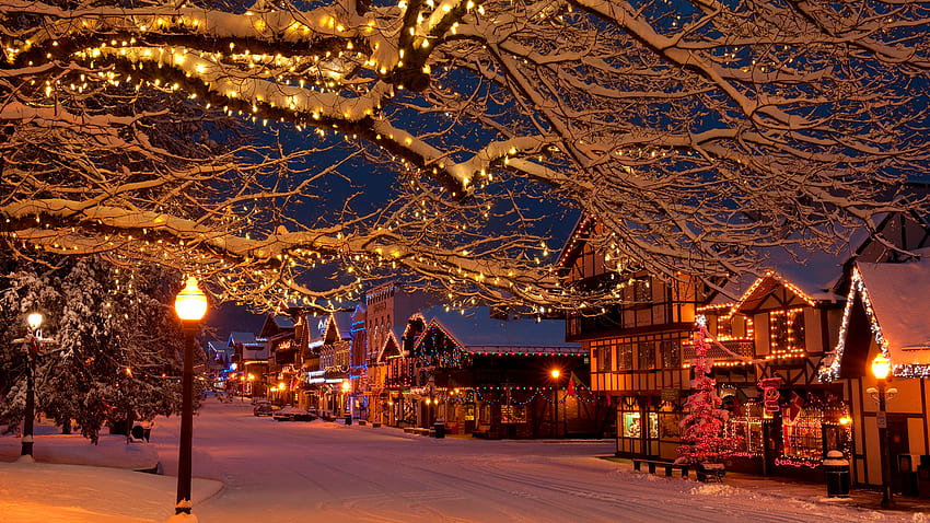 Christmas Lights Outside the Bavarian, leavenworth washington HD wallpaper