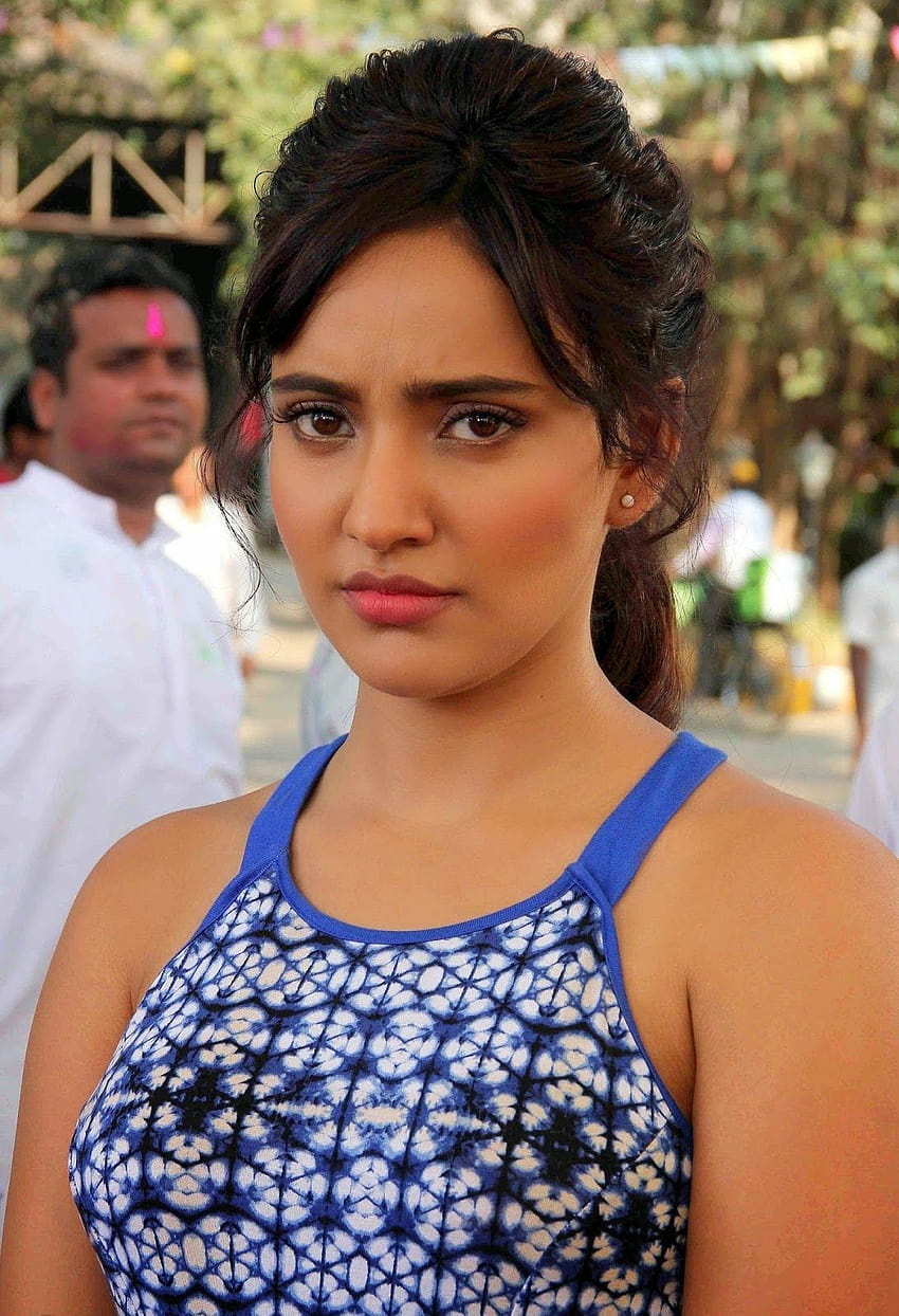Neha Sharma se ve absolutamente hermosa en las promociones de la película 'Youngistaan' en los sets de 'Nandini' en Mira Road, Mumbai... fondo de pantalla del teléfono