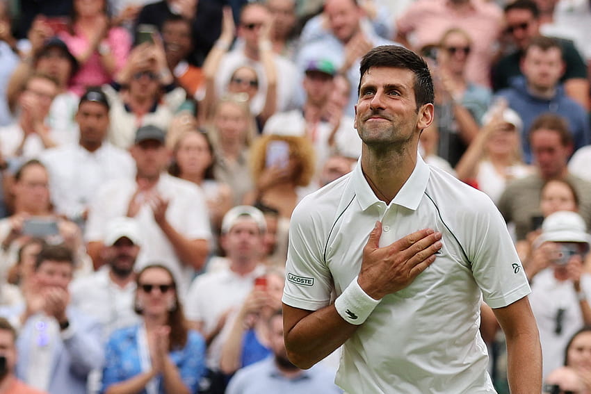 Novak Djokovic hace despegar la defensa del título de Wimbledon con una victoria en la batalla, Novak Djokovic campeón de Wimbledon 2022 fondo de pantalla