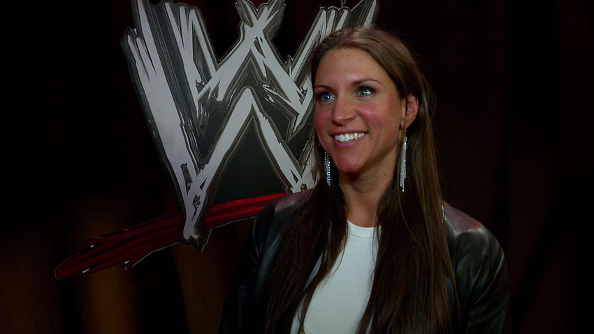 Stephanie McMahon antwortet auf Trish Stratus: WWE Exclusive HD-Hintergrundbild