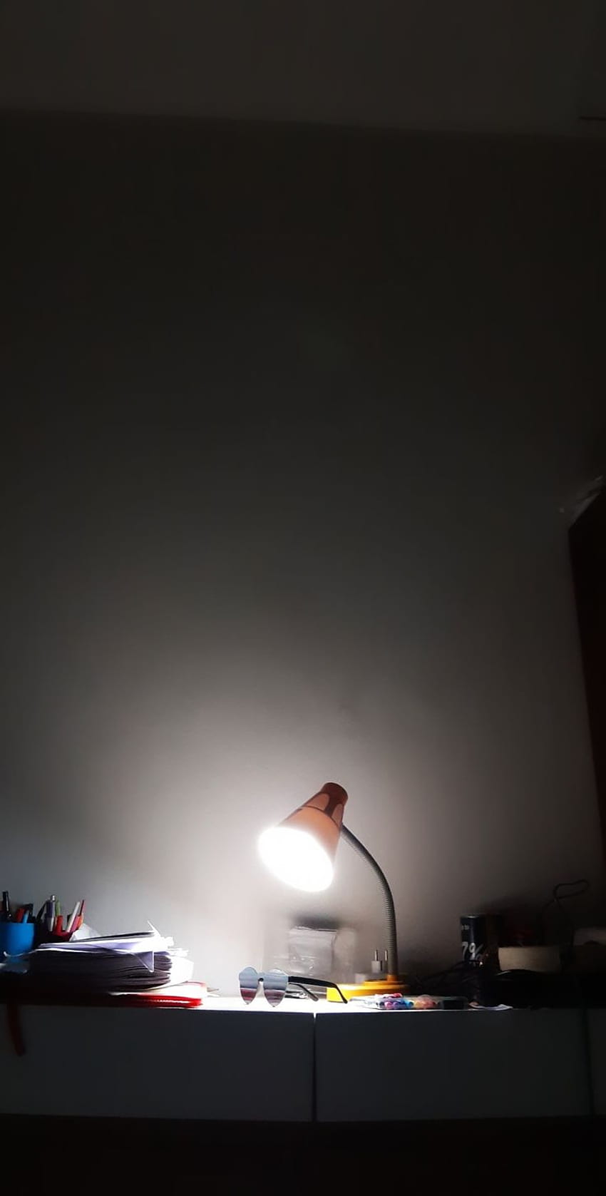 Meja lampu belajar estetika ruang meja belajar malam, lampu meja wallpaper ponsel HD