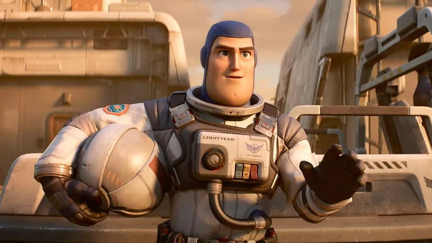 El director de la película Buzz Lightyear explica cómo se conecta con el universo de Toy Story, la película de Disney Lightyear fondo de pantalla