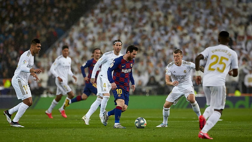 Leo Messi. Barcelona vs Real Madrid, 2020, messi regateando fondo de pantalla