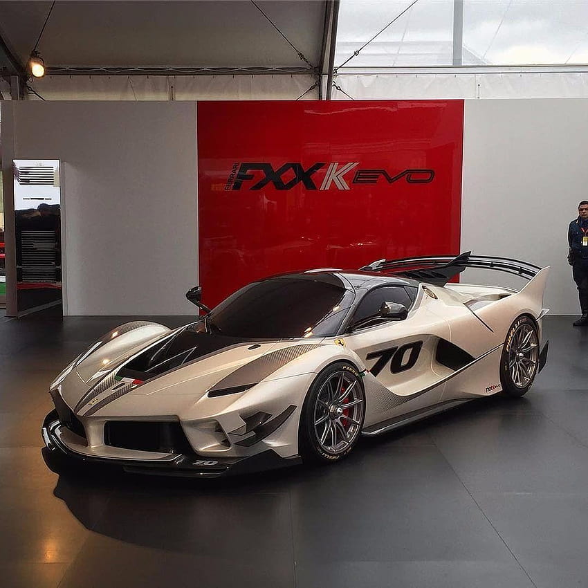 Here is the insane Ferrari FXX K Evo sporting 23% more downforce HD phone wallpaper