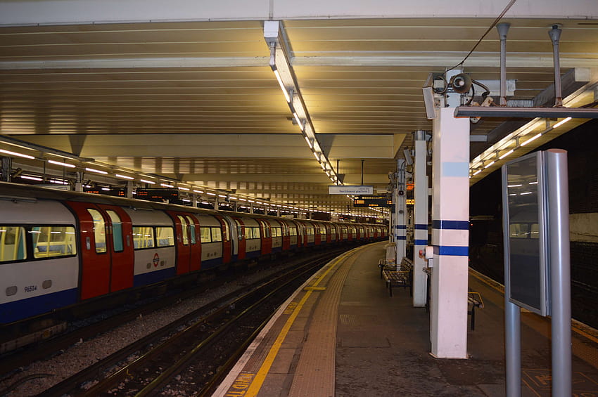 3032861 london tube, london underground train and HD wallpaper