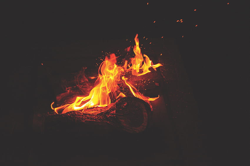 5250309 / 6016x4000 log, oranye, kegelapan, kuning, kayu, api unggun, percikan, membakar, api, berkemah, bara, malam, hitam, menyalakan, api unggun, panas, percikan api, , gelap, warna, api, percikan api Wallpaper HD