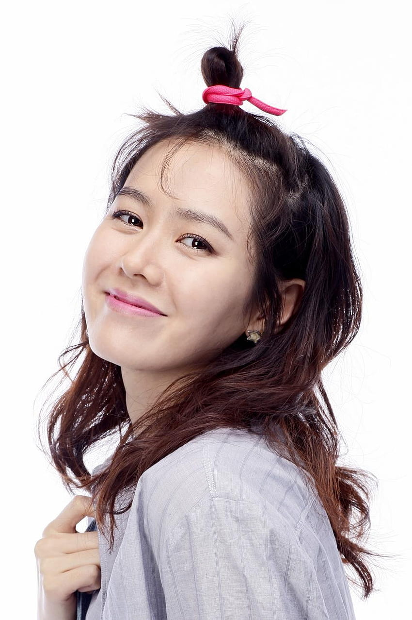 Son Yeh Jin » Korean Actor & Actress, son ye jin HD phone wallpaper