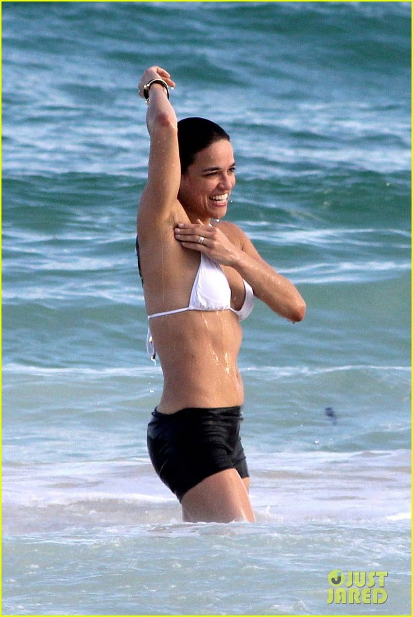 Michelle Rodriguez Shows Off Her Hairy Armpits During an Ocean HD phone wallpaper