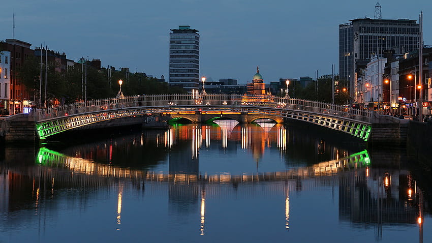Archivo:Puente Ha'penny y río Liffey, Dublín fondo de pantalla