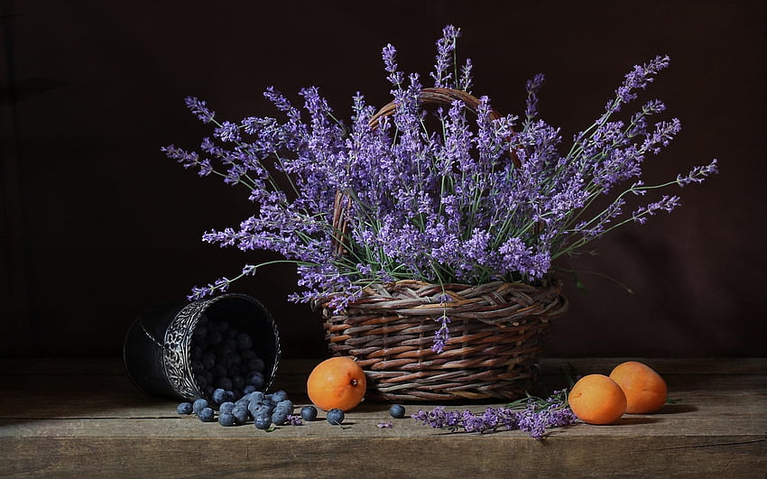 Lavendel, Blumen, Korb, Aprikosen, Heidelbeeren 2560x1600, Lavendelkorb HD-Hintergrundbild