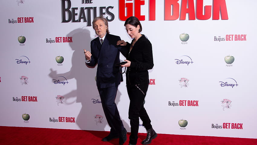 Дийн Ричардс рецензира документалния филм „The Beatles: Get Back“. HD тапет
