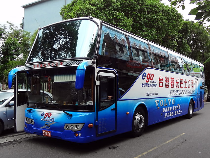 File:Taiwan Tour Bus 576, tourist bus HD wallpaper