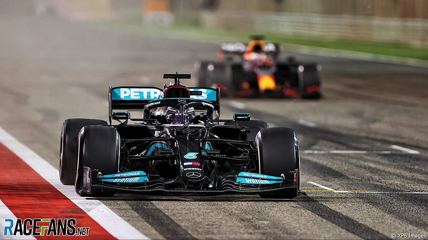 Verstappen hätte in Bahrain gewinnen sollen, aber Hamilton war klüger, sagt Vettel · RaceFans, mercedes f1 2021 hamilton HD-Hintergrundbild