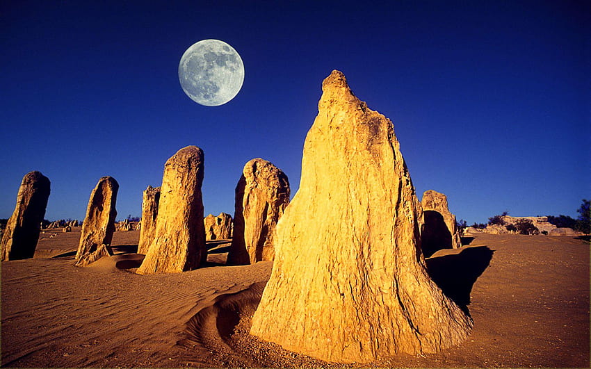 Australia moon , twisting on the grey colors in the moon,also, pinnacles national park HD wallpaper