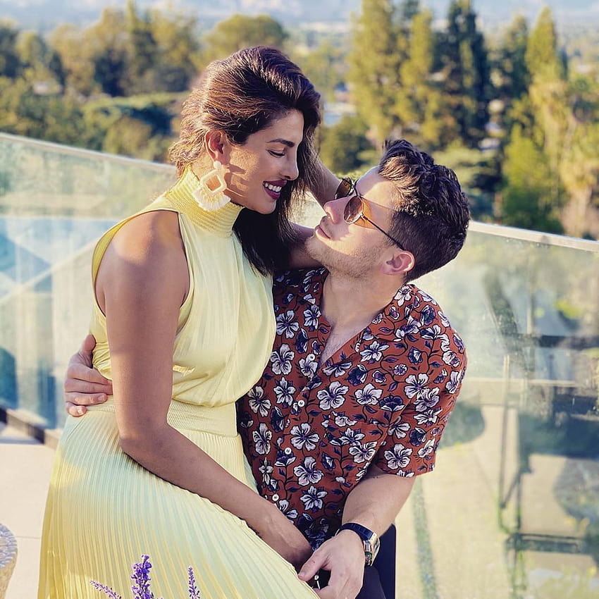 Romantyczna para celebrytów Priyanka Chopra i Nick Jonas, para z południa Tapeta na telefon HD