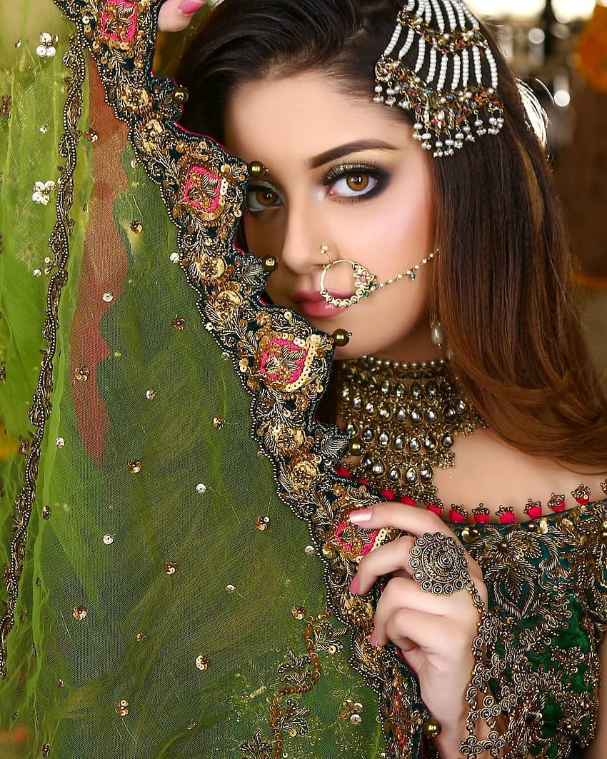 Awesome Bridal hoot of Alizeh Shah for Kashees in 2019 HD phone wallpaper