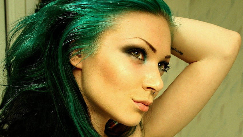 1920x1080 dziewczyna, zielone włosy, piercing, tatuaże Tapeta HD