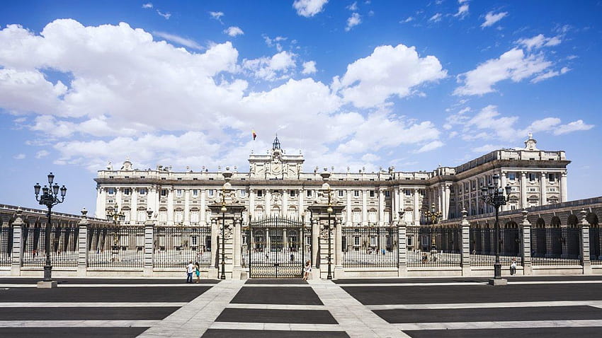 Royal Palace of Madrid, One of The Largest and Most Beautiful HD wallpaper