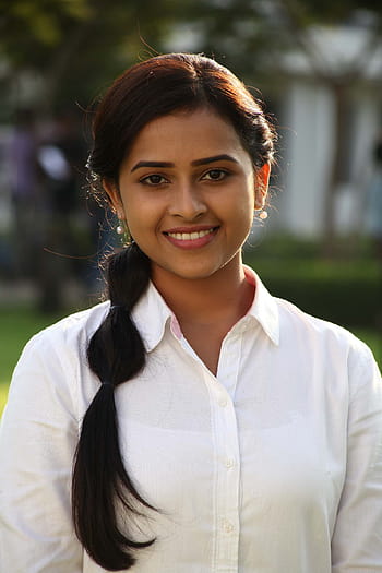 Sri Divya In Eeti