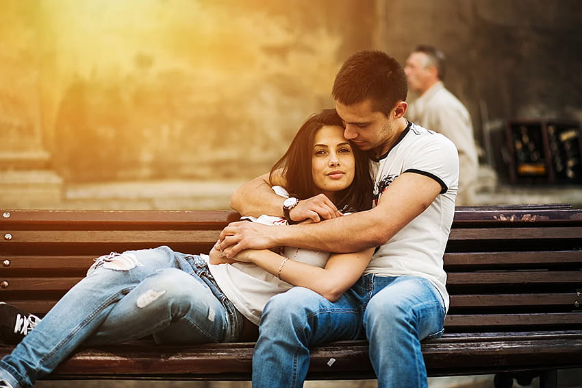 Men Couples in love Love hugs Girls Jeans sit Bench, couples sitting HD wallpaper