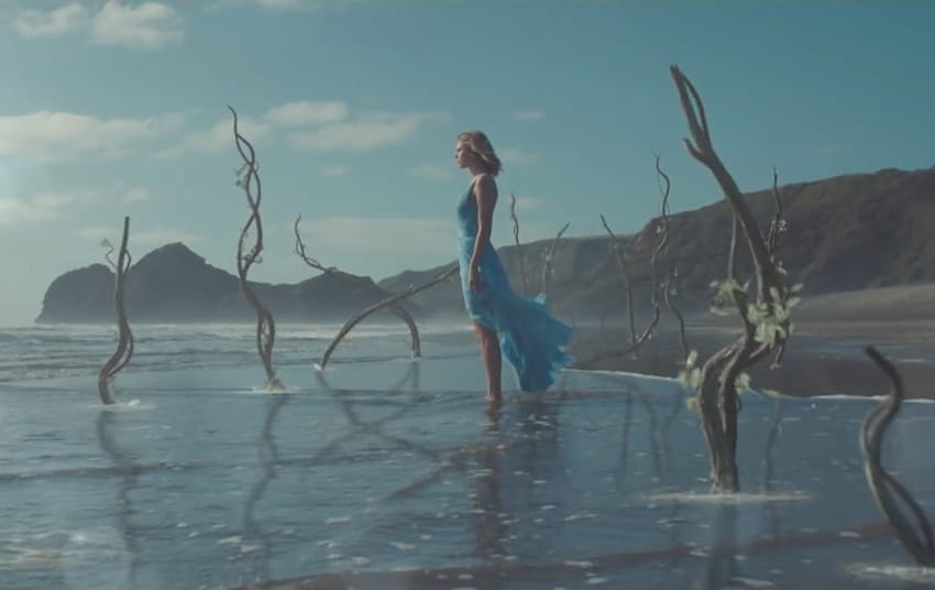 Aufschlüsselung des Musikvideos: „Out of the Woods“ von Taylor Swift, Taylor Swift aus dem Wald HD-Hintergrundbild