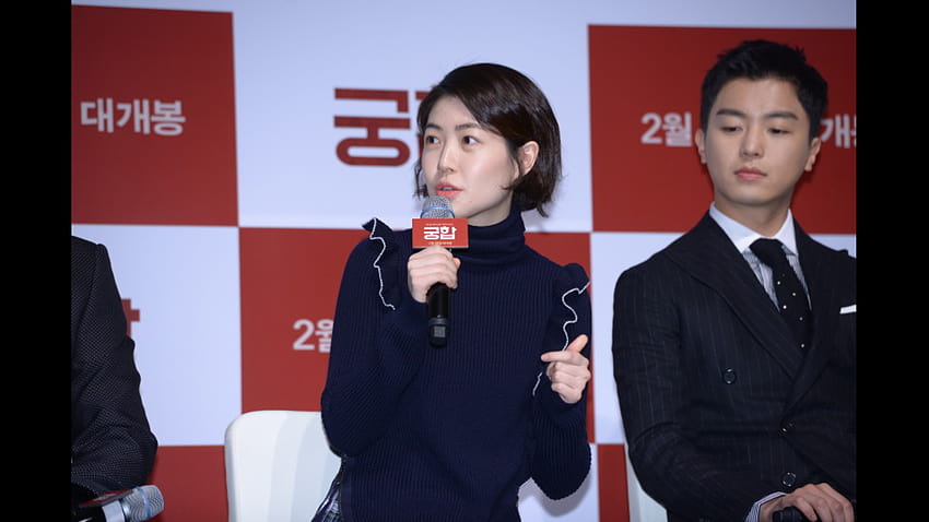 Lee Seung Gi, Shim Eun Kyung promote new rom HD wallpaper
