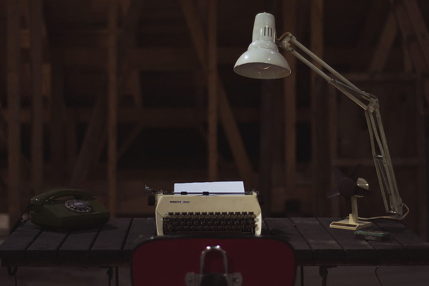study lamp near typewriter on top table, study table HD wallpaper