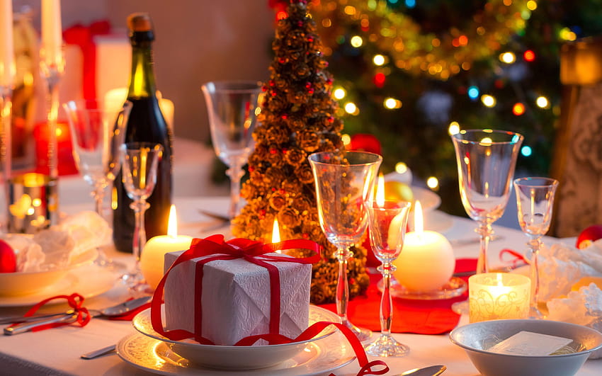 Año nuevo Champagne Regalos Comida Mesa Botella 3840x2400, cena de Navidad fondo de pantalla