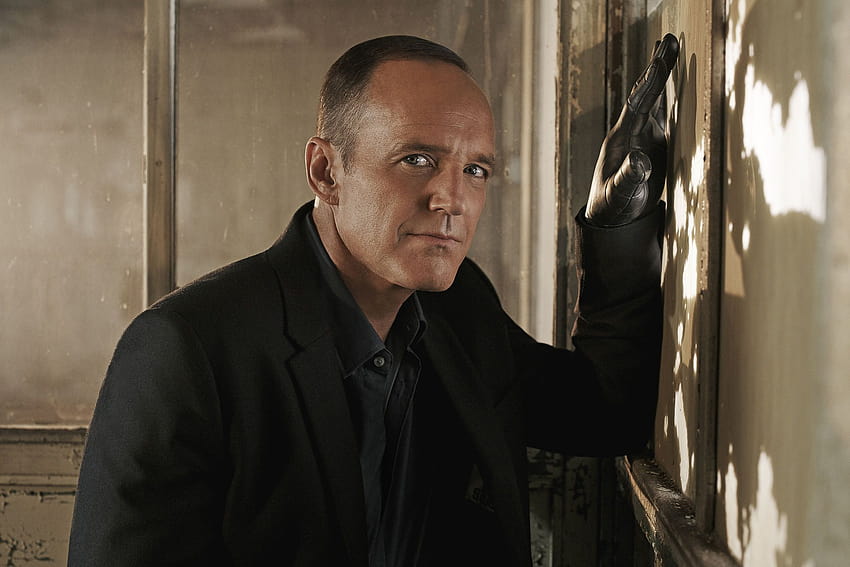 Agents of S.H.I.E.L.D.'s Clark Gregg on Season 4, who's taking over as director, phil coulson HD wallpaper