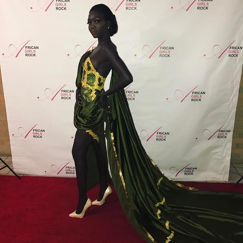 「闇の女王」と呼ばれるスーダン人モデルのニャキム・ガトウェクがインスタグラムで次のセンセーションを巻き起こす HD電話の壁紙 | Pxfuel