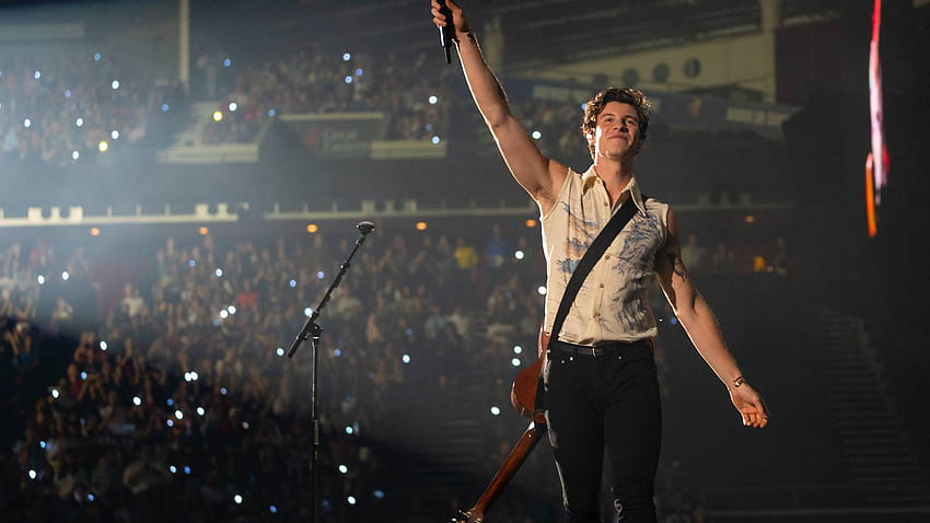 He's taken, but Shawn Mendes shows that he's the Perfect Candidate for the Bachelor とにかく彼の 2nd Concert in S'pore, shawn mendes concert 高画質の壁紙