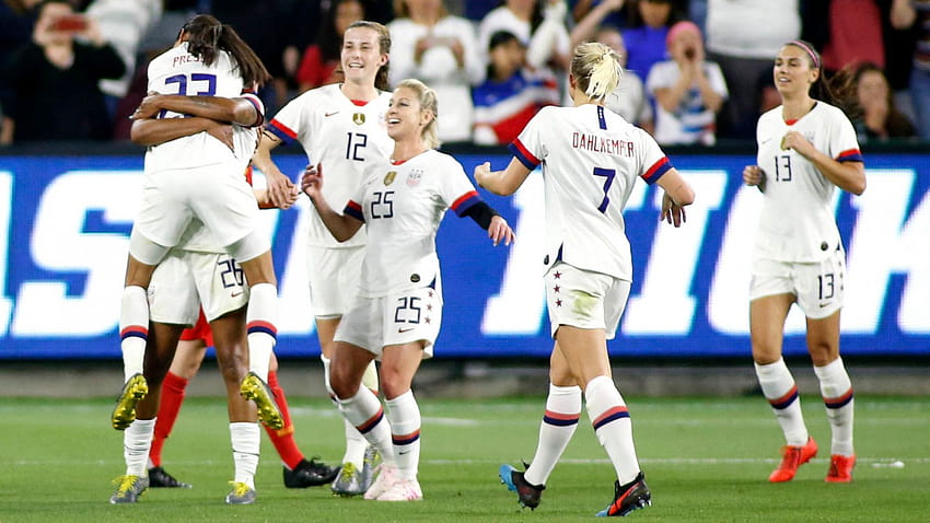 Der US-Fußball wehrt sich gegen die Klage und sagt, die Frauenmannschaft habe „andere Verpflichtungen“, so die US-Frauenfußballnationalmannschaft HD-Hintergrundbild