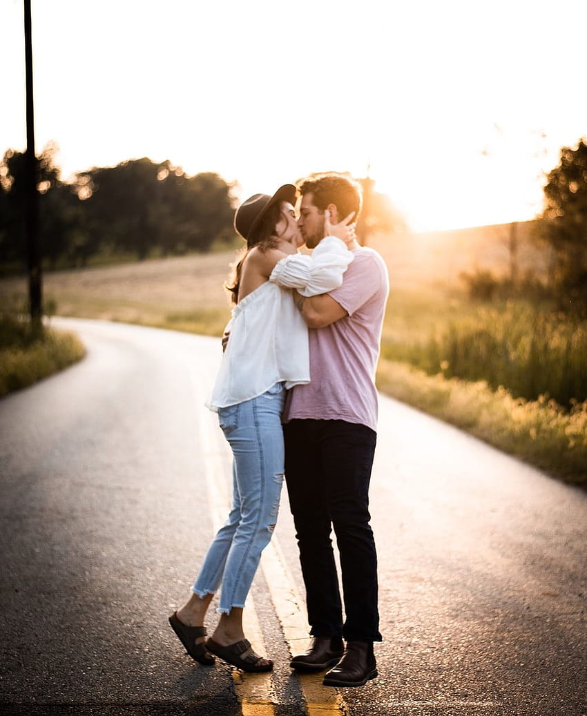 122,836 Cute Couple Kissing Royalty-Free Photos and Stock Images |  Shutterstock