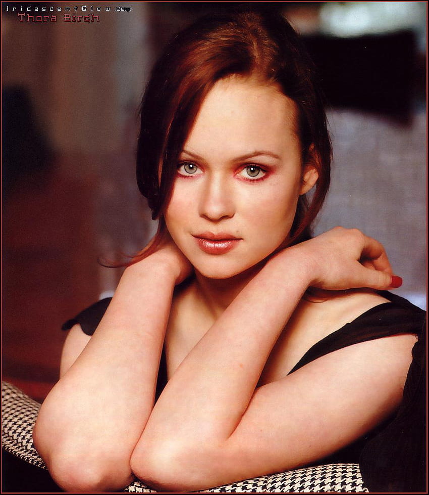 Thora Birch Thora Birch and backgrounds HD phone wallpaper