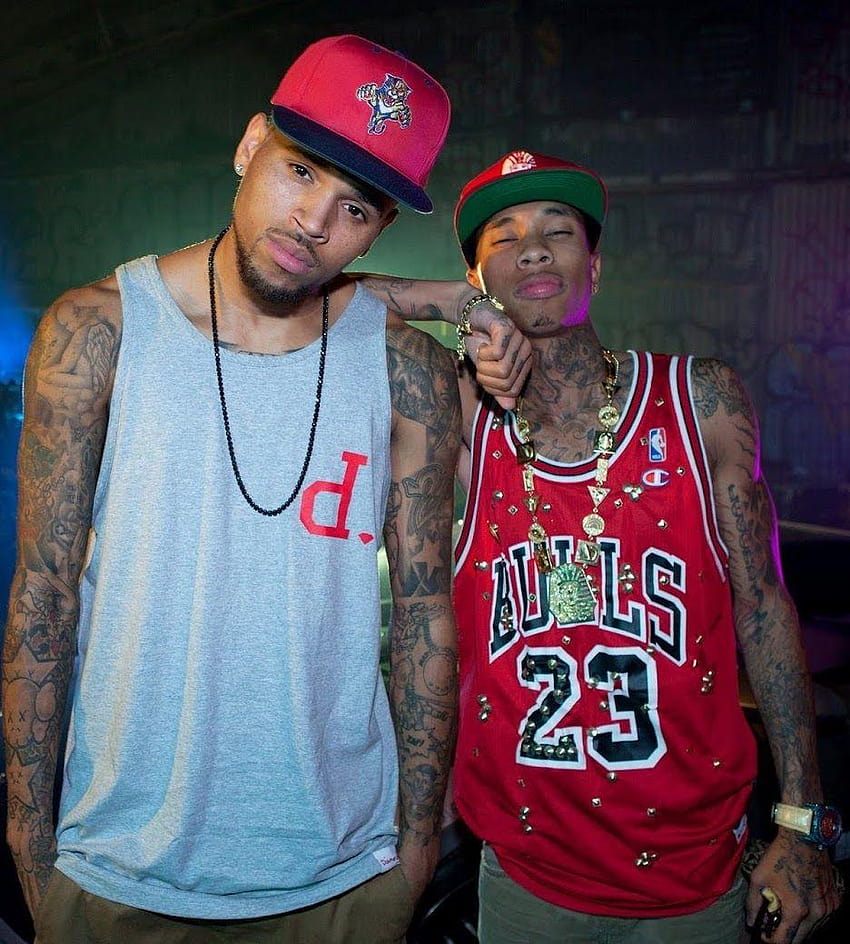Ünlü rapçiler Tyga ve Chris Brown şarkılarıyla popüler, tyga kıyafeti iphone HD telefon duvar kağıdı