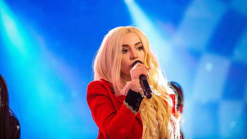 Watch Ava Max perform 'Sweet but Psycho' on TODAY, ava max sweet but psycho HD wallpaper