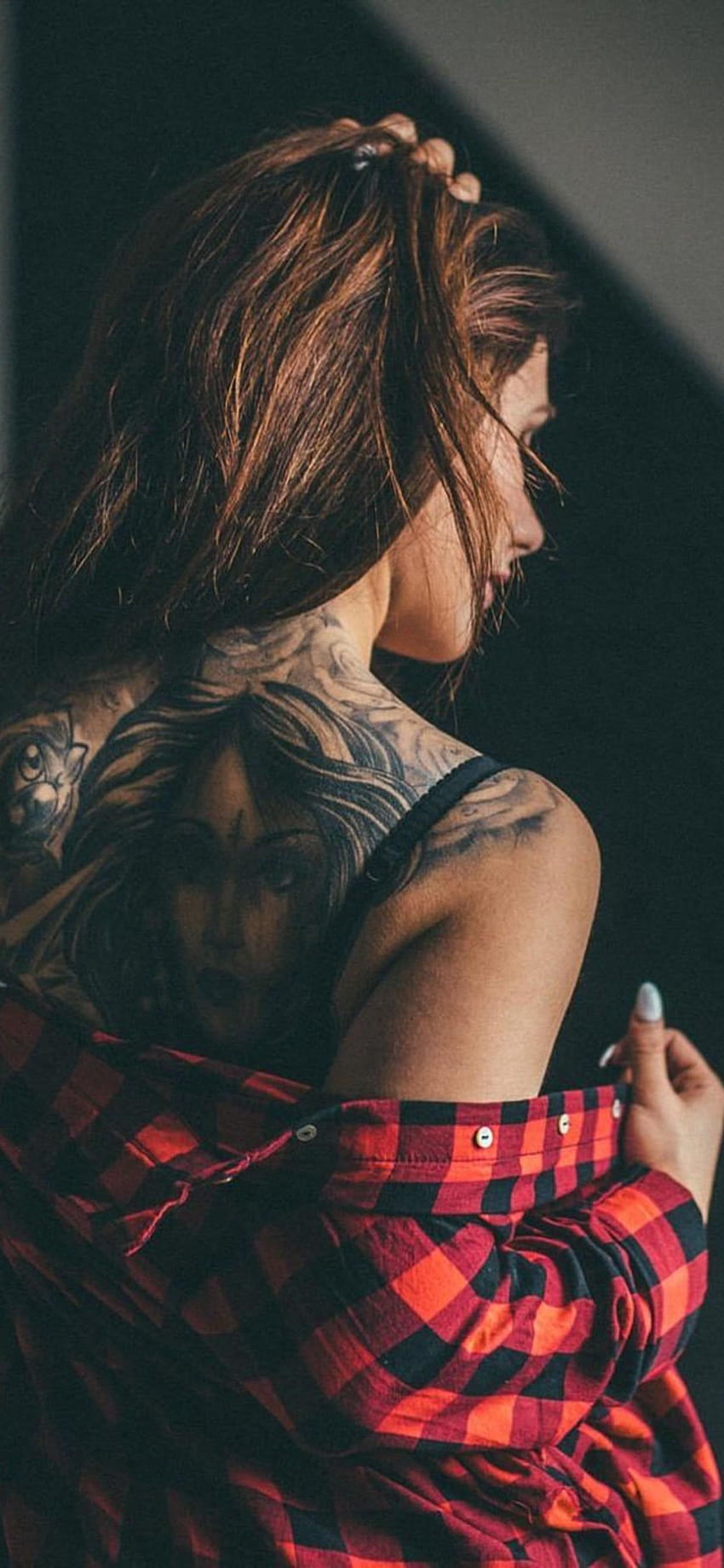1242x2688 момиче татуировки на гърба Iphone XS MAX, iphone татуировка момиче HD тапет за телефон