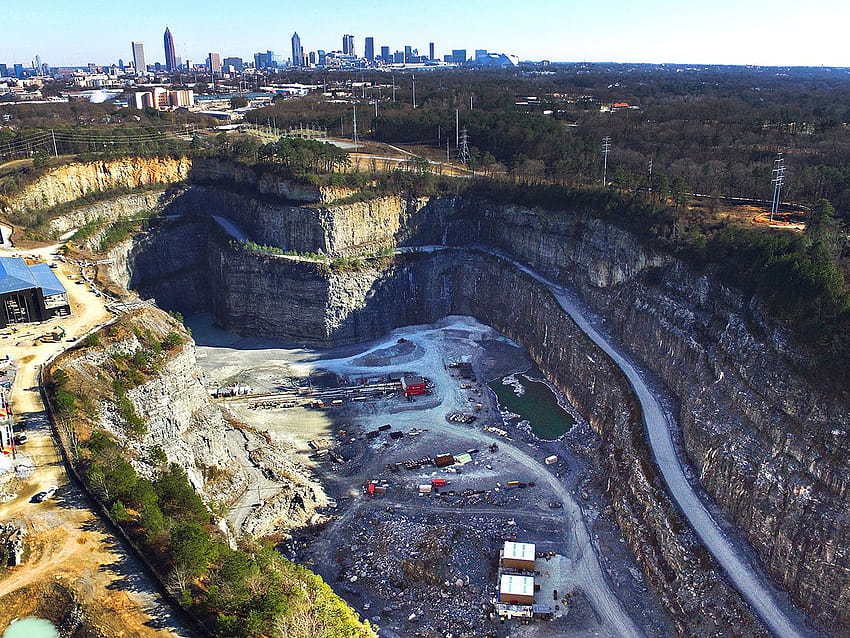 : Touring Atlanta's Bellwood Quarry, before its transition to a public park HD wallpaper