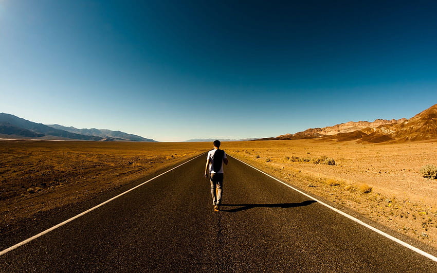 도로 사막 남자 고속도로 남성 산책 혼자 걷기 HD 월페이퍼