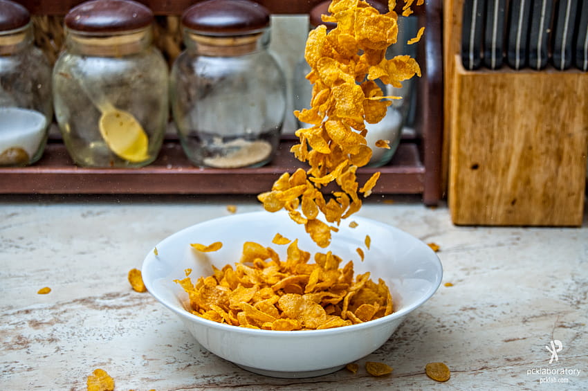 : kitchen, breakfast, corn flakes, above, bowl, foodporn, healthy, cuisine, pour, dish, flavor, vegetarian food, cereals, snack, recipe, junk food, Cornflakes, foodcoma 1600x1064, frosted flakes HD wallpaper