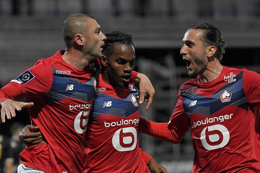 Il Lille ha battuto PSG e Monaco conquistando il primo titolo di Ligue 1 in 10 anni nell'ultima giornata dopo la vittoria ad Angers, Lille francese campione della Ligue 1 2021 Sfondo HD